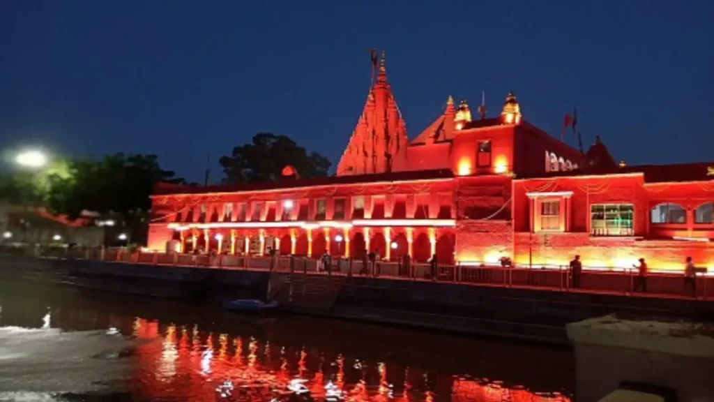 durga-mandir-varanasi